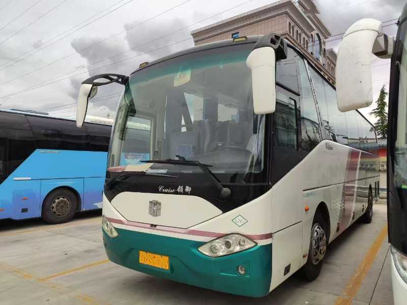 2014年12月 兩臺國五LNG中通6118營運(yùn)車