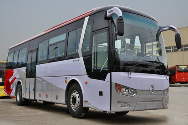 金旅XML6112JHEVD5C公交車（柴油/電混動(dòng)國五24-51座）