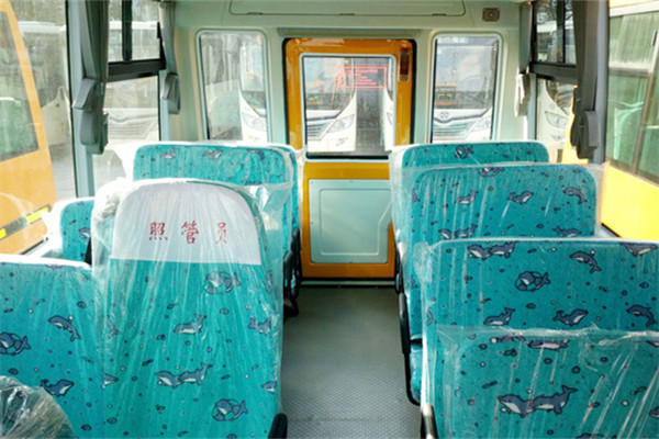 華新HM6570XFD5JS小學(xué)生專用校車（柴油國五10-19座）